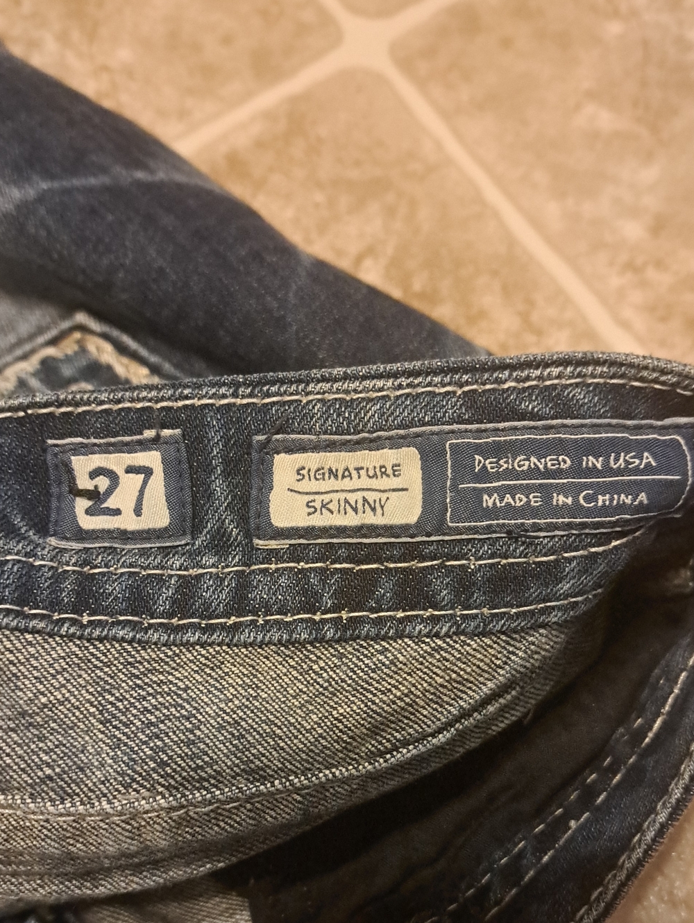 Miss Me Size 27 Signiture Skinn Distressed Dark Blue Embroidered Jeans - Picture 13 of 14